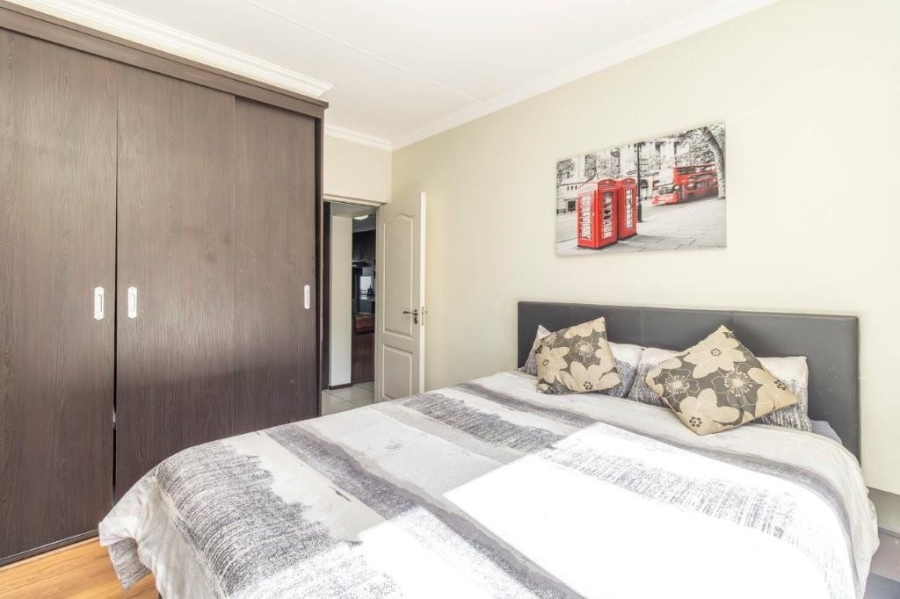 3 Bedroom Property for Sale in Sonneglans Gauteng
