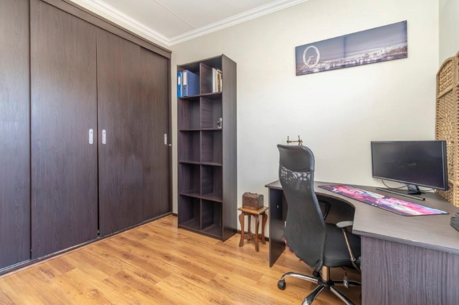 3 Bedroom Property for Sale in Sonneglans Gauteng