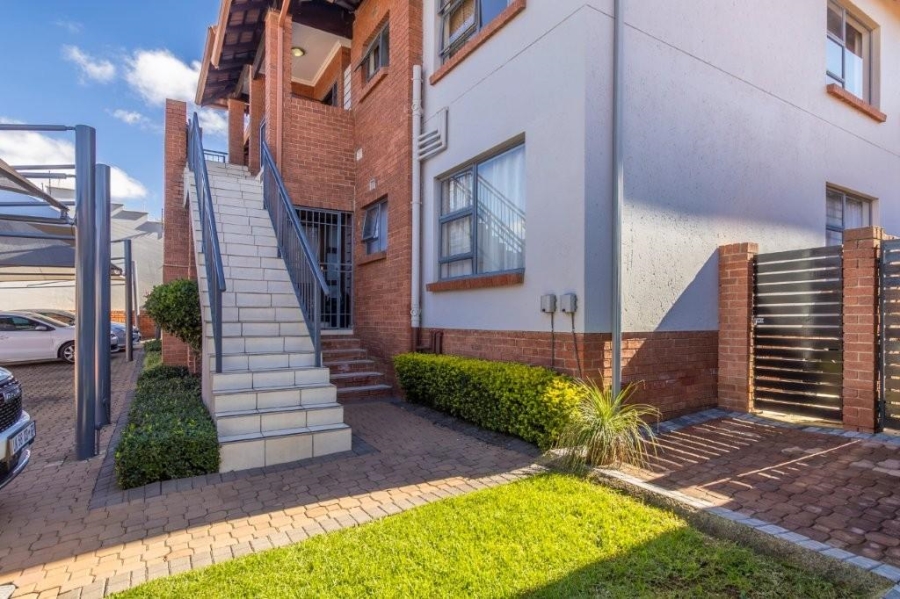 3 Bedroom Property for Sale in Sonneglans Gauteng