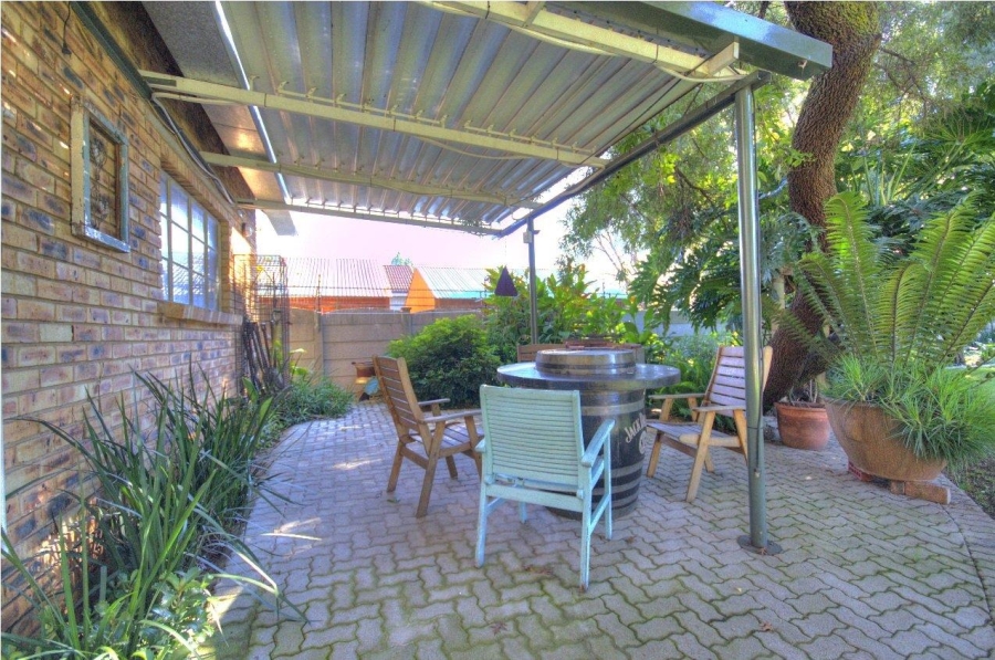 4 Bedroom Property for Sale in Brackenhurst Gauteng