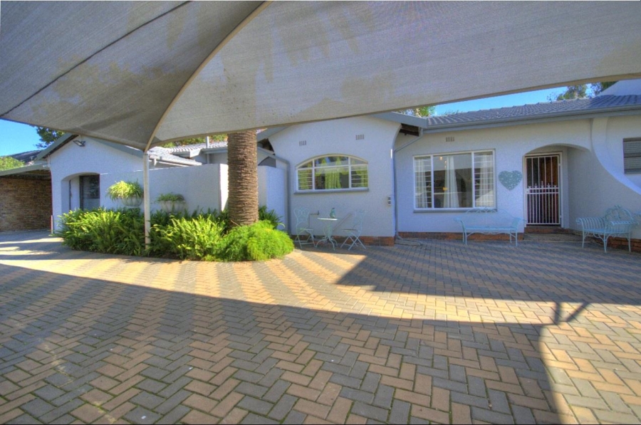 4 Bedroom Property for Sale in Brackenhurst Gauteng