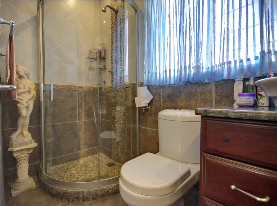 4 Bedroom Property for Sale in Brackenhurst Gauteng