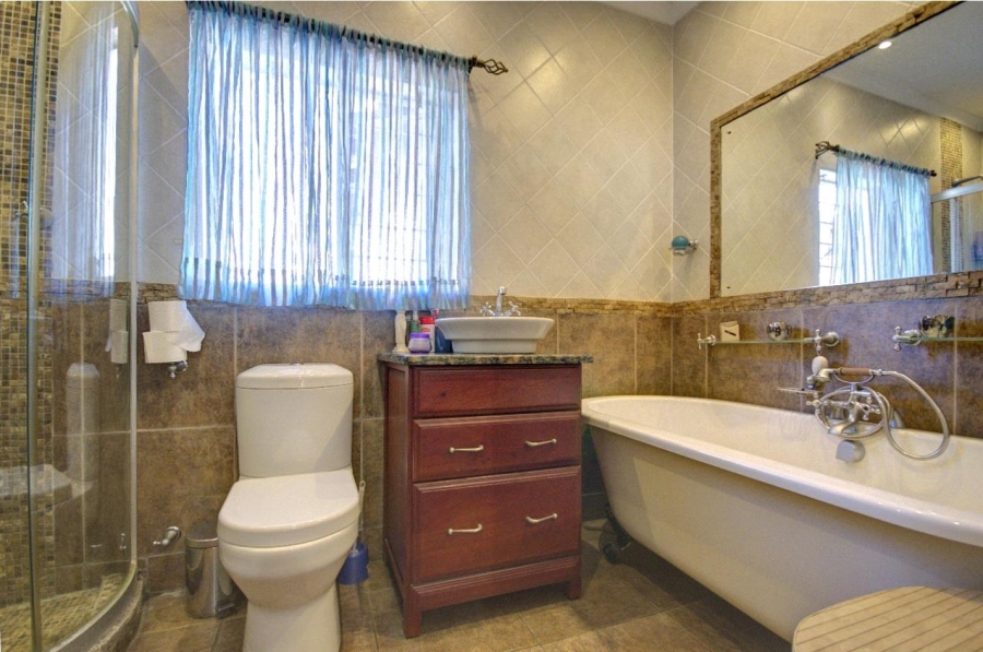 4 Bedroom Property for Sale in Brackenhurst Gauteng