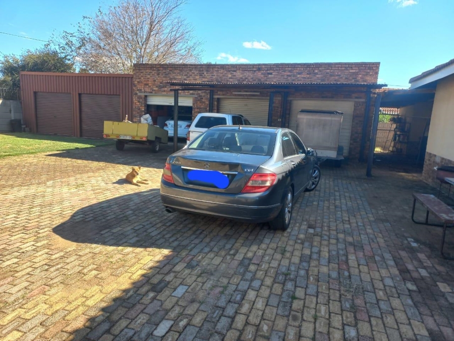 4 Bedroom Property for Sale in Klippoortjie A H Gauteng