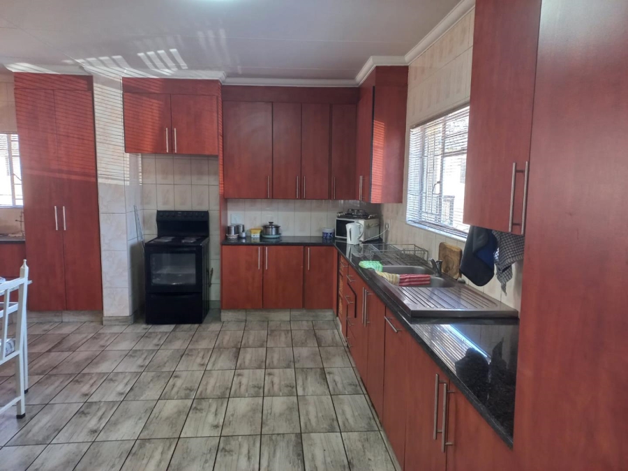 4 Bedroom Property for Sale in Klippoortjie A H Gauteng