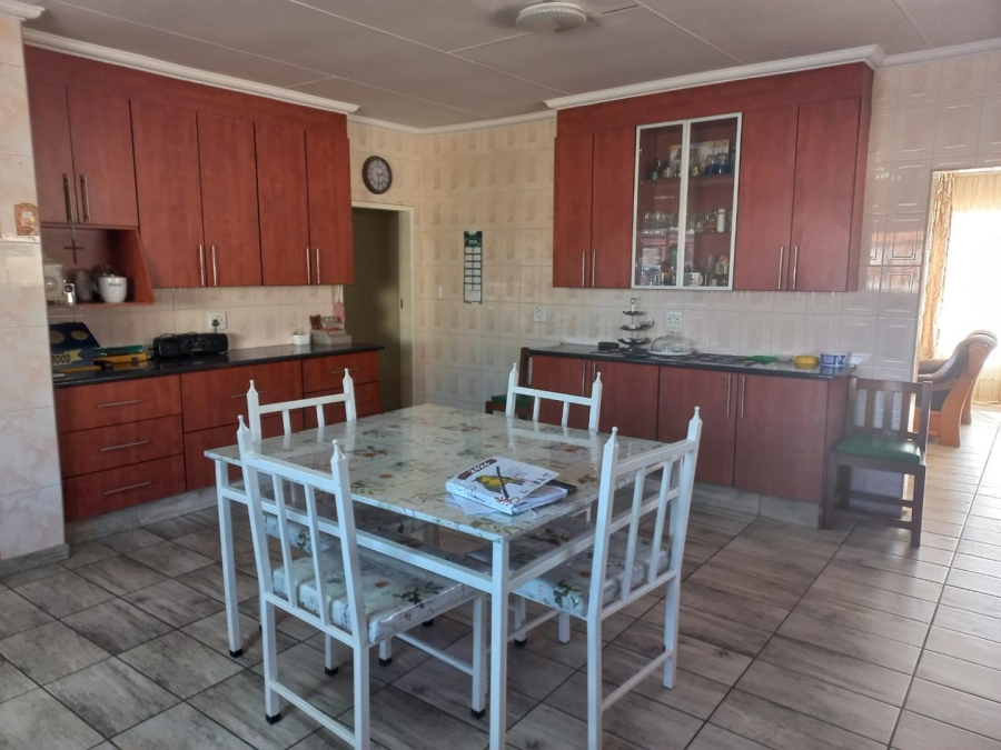 4 Bedroom Property for Sale in Klippoortjie A H Gauteng