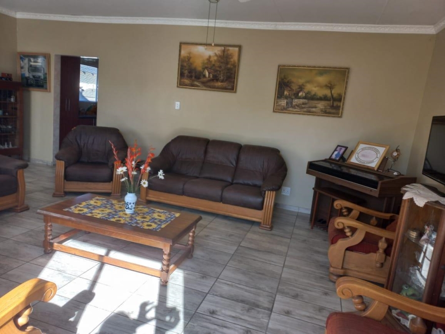 4 Bedroom Property for Sale in Klippoortjie A H Gauteng