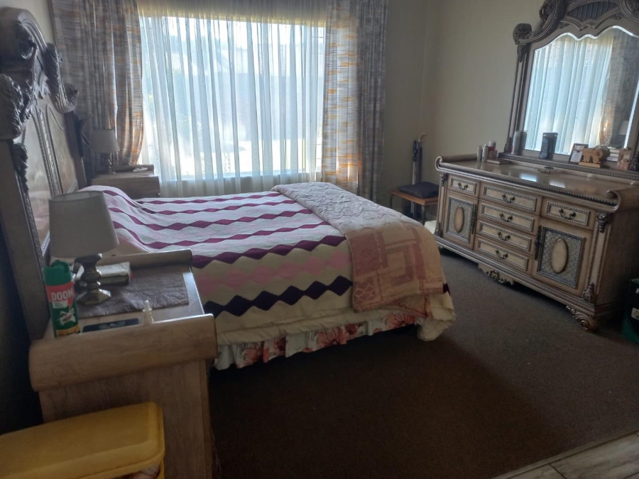 4 Bedroom Property for Sale in Klippoortjie A H Gauteng