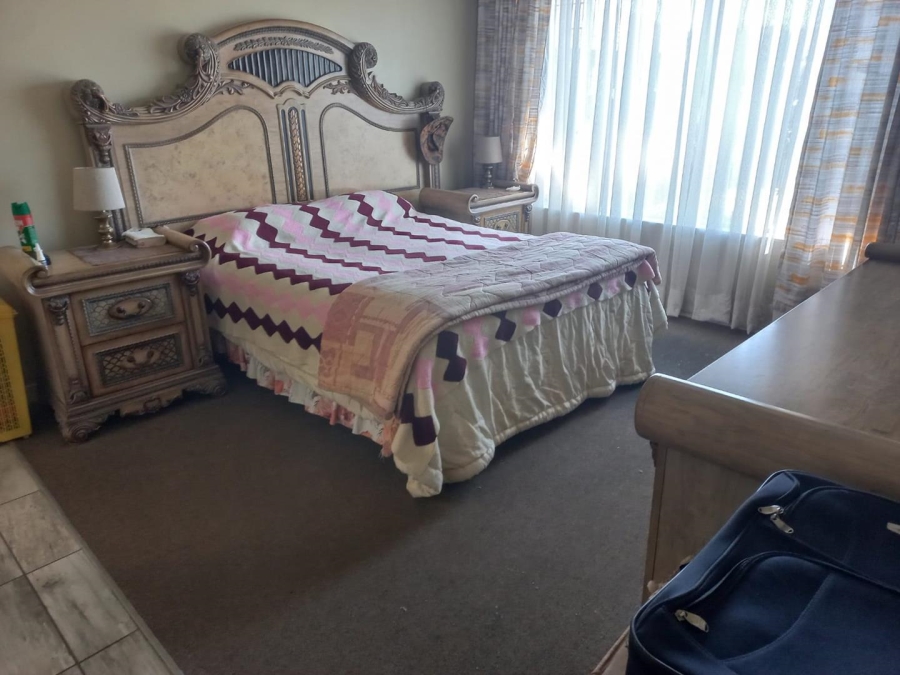 4 Bedroom Property for Sale in Klippoortjie A H Gauteng