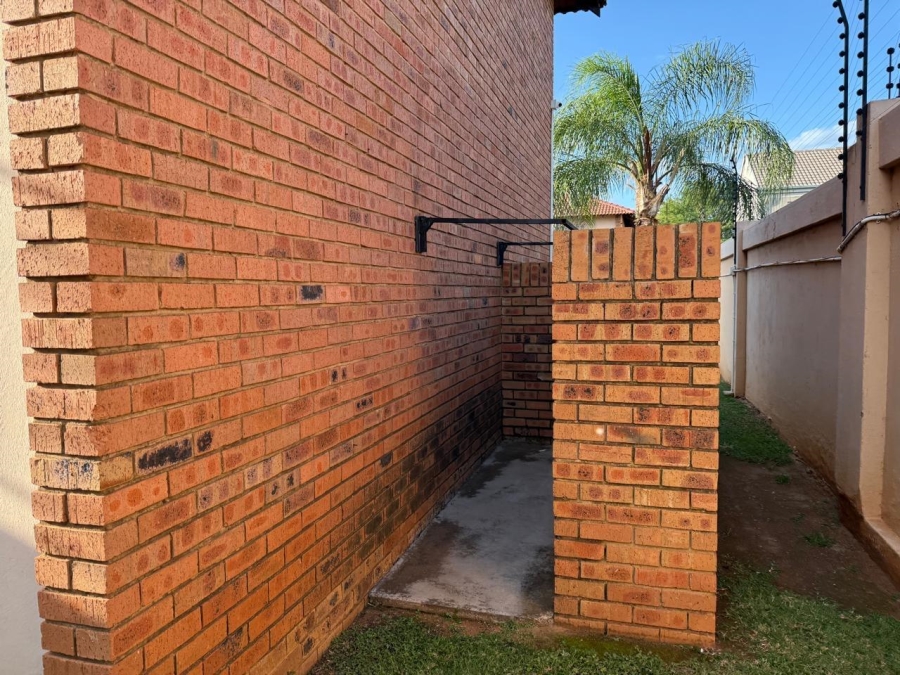 2 Bedroom Property for Sale in Montana Gauteng