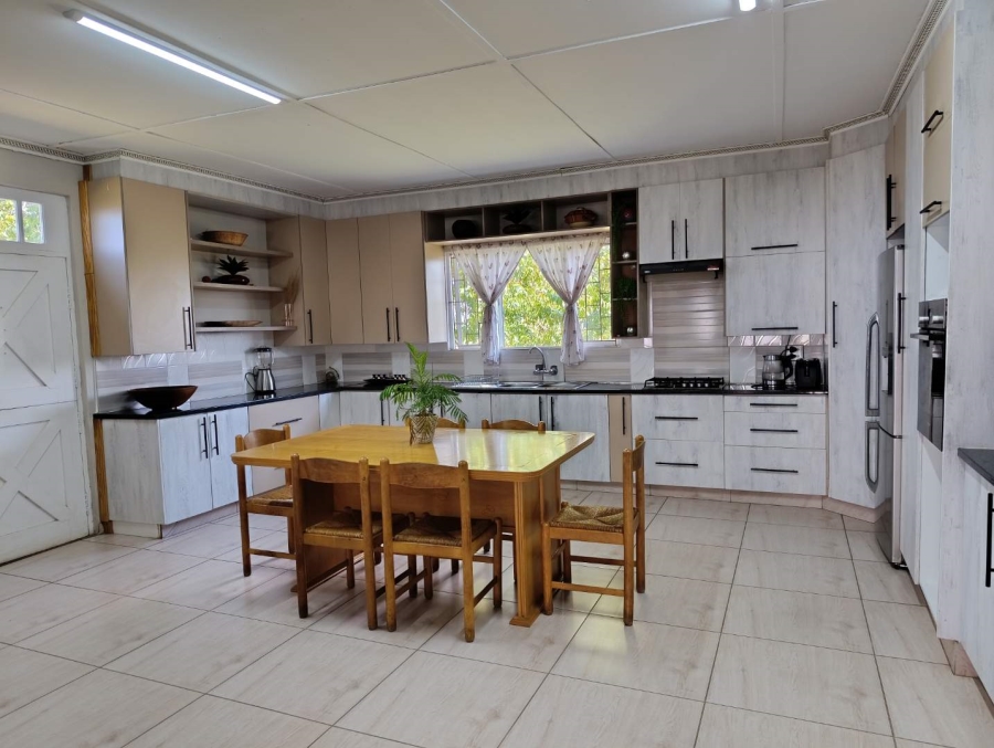 5 Bedroom Property for Sale in Hallgate Gauteng