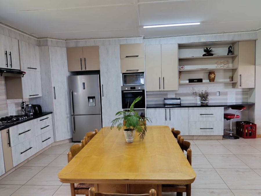 5 Bedroom Property for Sale in Hallgate Gauteng