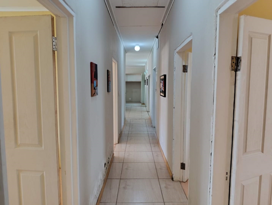 5 Bedroom Property for Sale in Hallgate Gauteng