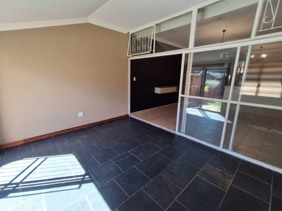 3 Bedroom Property for Sale in Clubview Gauteng