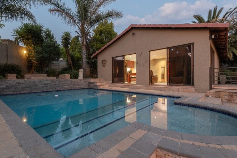 4 Bedroom Property for Sale in Glenvista Gauteng