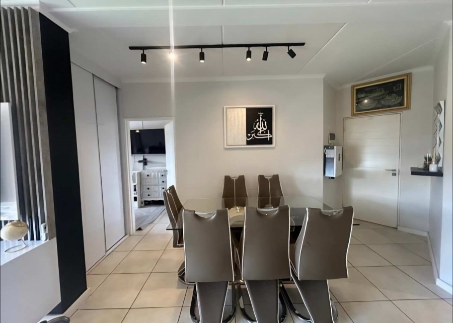 2 Bedroom Property for Sale in Oakdene Gauteng