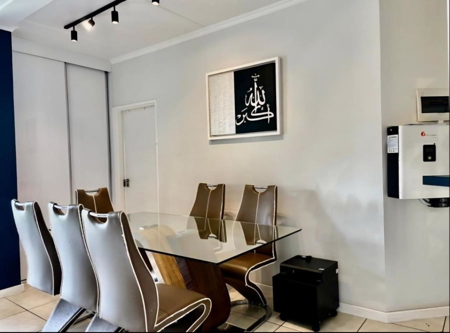 2 Bedroom Property for Sale in Oakdene Gauteng
