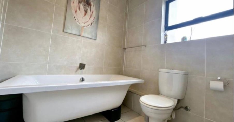 2 Bedroom Property for Sale in Oakdene Gauteng