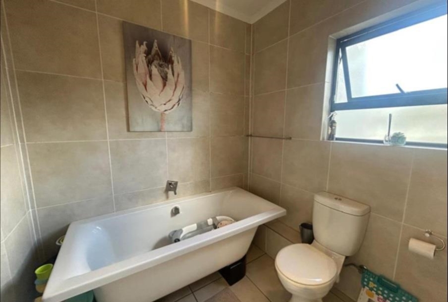 2 Bedroom Property for Sale in Oakdene Gauteng