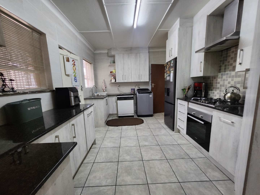 2 Bedroom Property for Sale in Randhart Gauteng