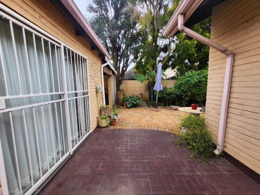 2 Bedroom Property for Sale in Randhart Gauteng