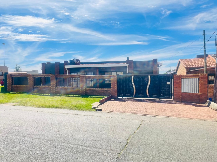 3 Bedroom Property for Sale in Katlehong Gauteng