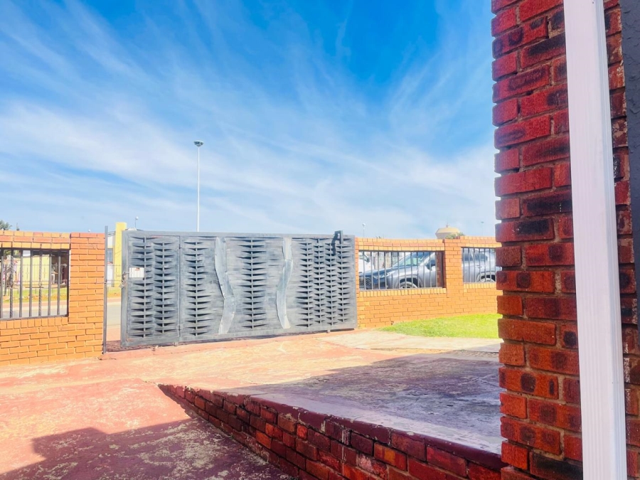 3 Bedroom Property for Sale in Katlehong Gauteng