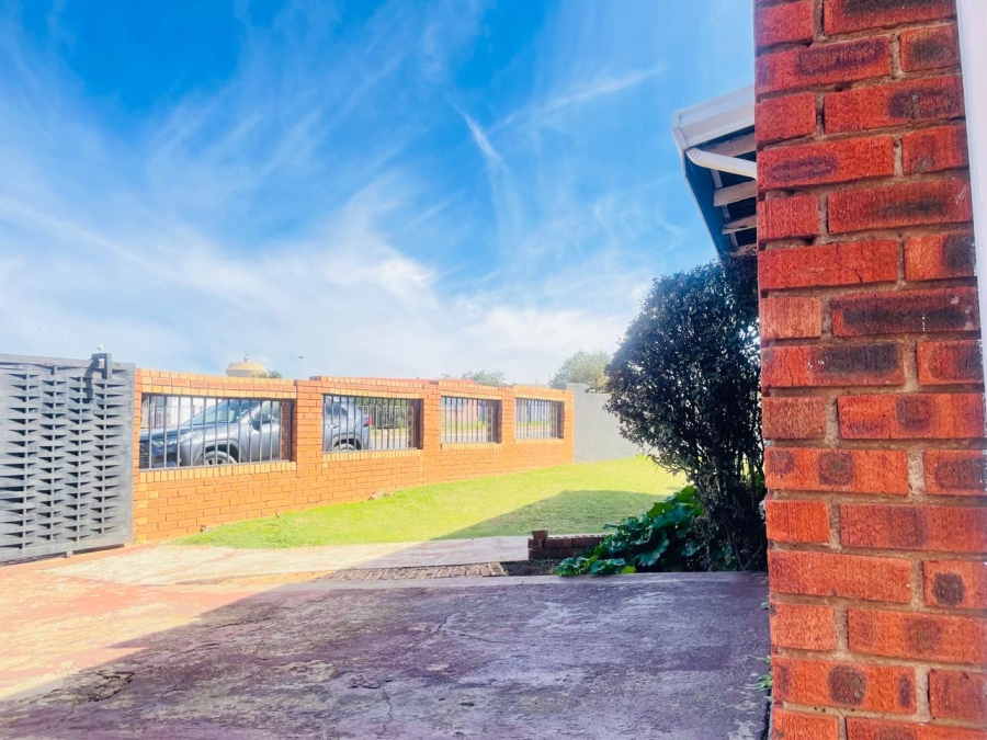 3 Bedroom Property for Sale in Katlehong Gauteng