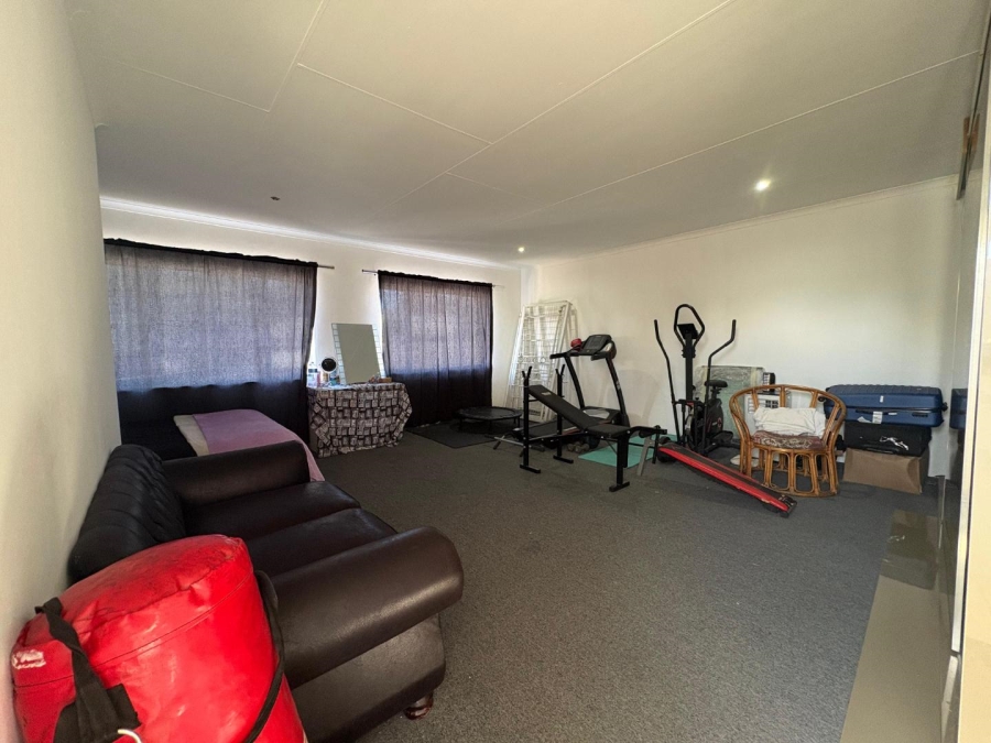 5 Bedroom Property for Sale in Croydon Gauteng
