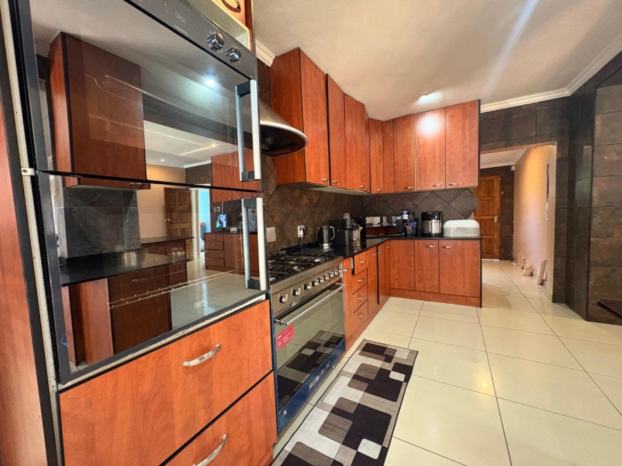 5 Bedroom Property for Sale in Croydon Gauteng