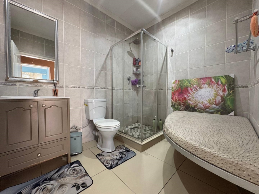 5 Bedroom Property for Sale in Croydon Gauteng
