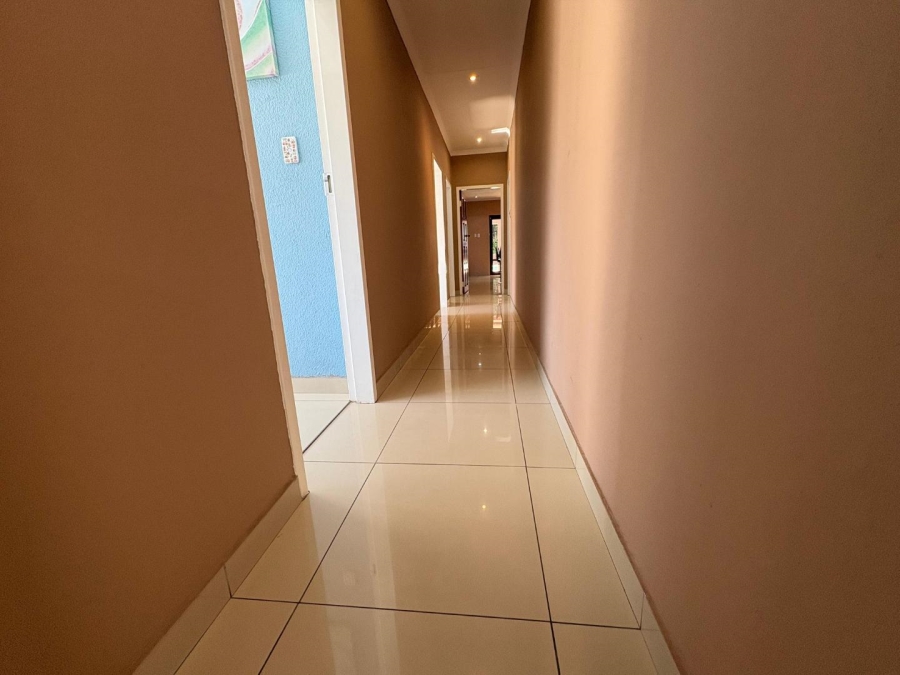 5 Bedroom Property for Sale in Croydon Gauteng
