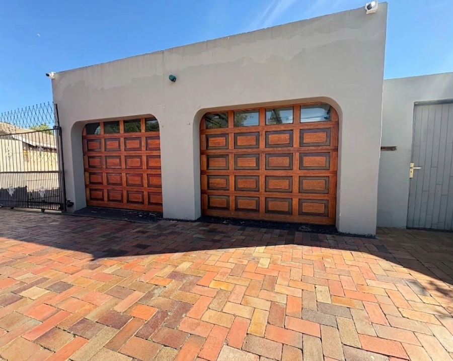 5 Bedroom Property for Sale in Croydon Gauteng