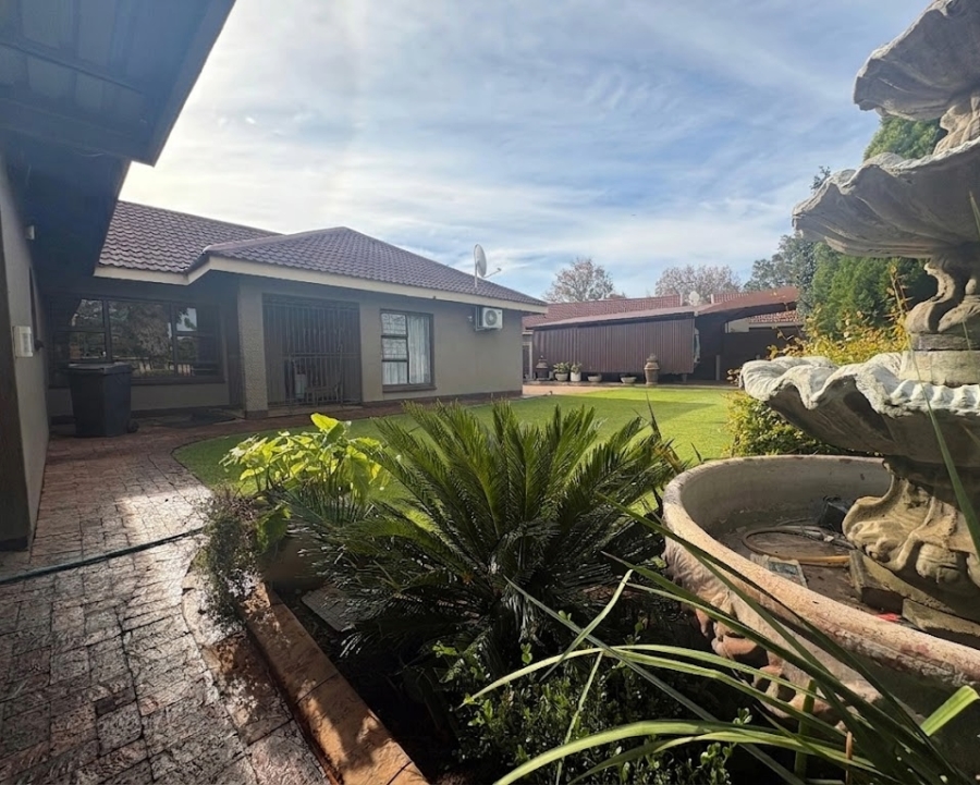 4 Bedroom Property for Sale in Golf Park Gauteng