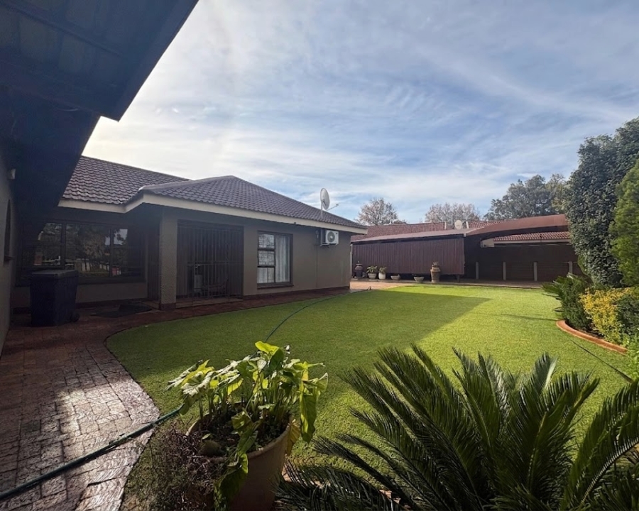 4 Bedroom Property for Sale in Golf Park Gauteng