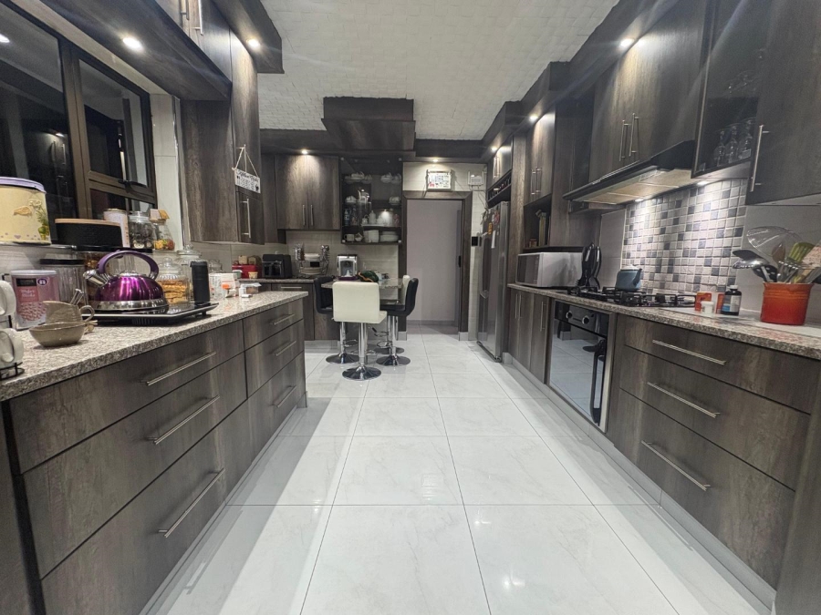 4 Bedroom Property for Sale in Golf Park Gauteng