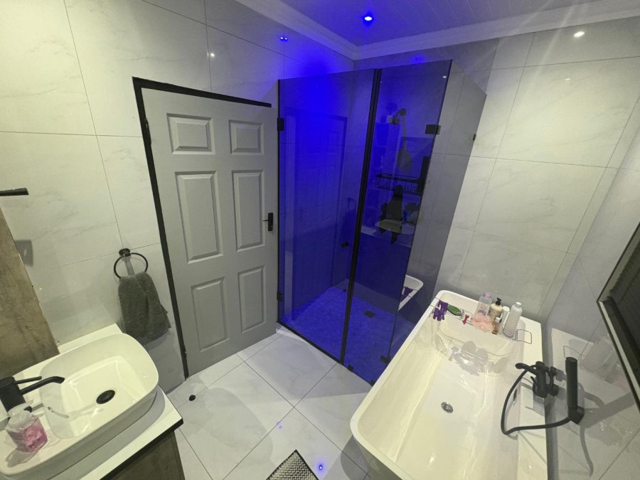 4 Bedroom Property for Sale in Golf Park Gauteng
