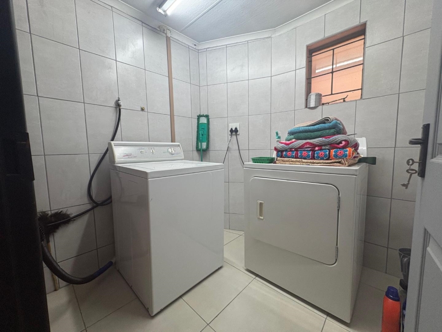 4 Bedroom Property for Sale in Golf Park Gauteng