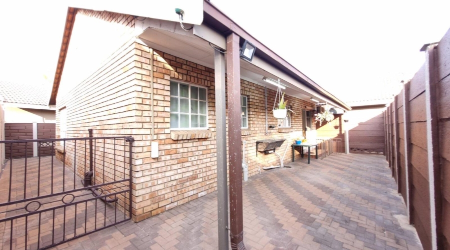4 Bedroom Property for Sale in Golf Park Gauteng