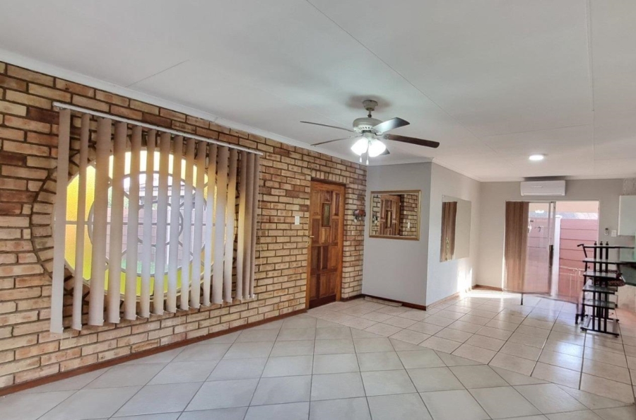 4 Bedroom Property for Sale in Golf Park Gauteng