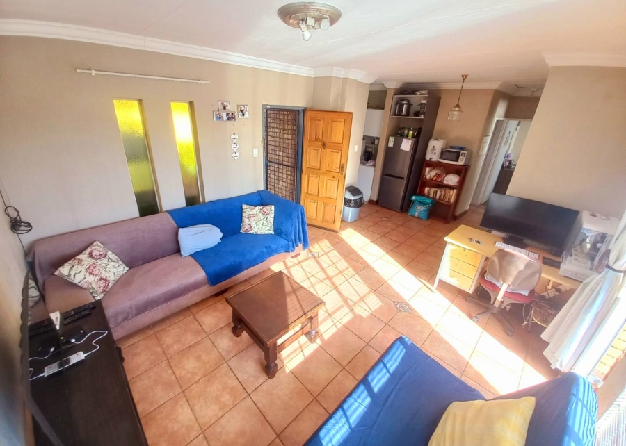 2 Bedroom Property for Sale in Heuweloord Gauteng