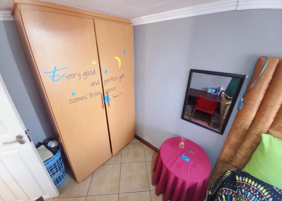 2 Bedroom Property for Sale in Die Hoewes Gauteng