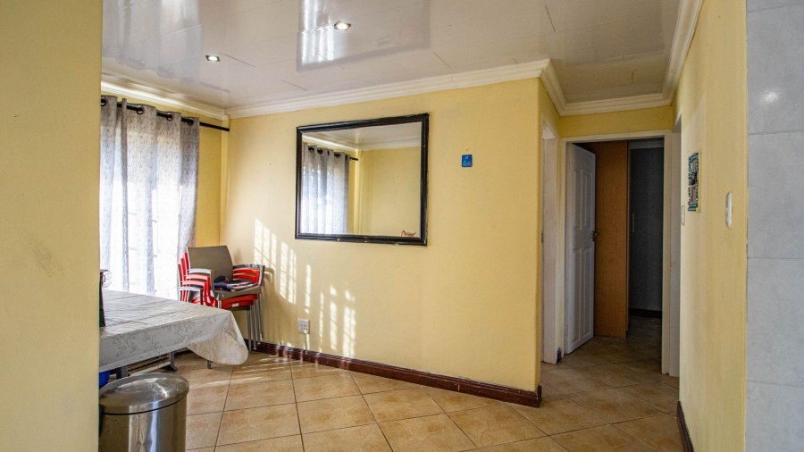 2 Bedroom Property for Sale in Die Hoewes Gauteng