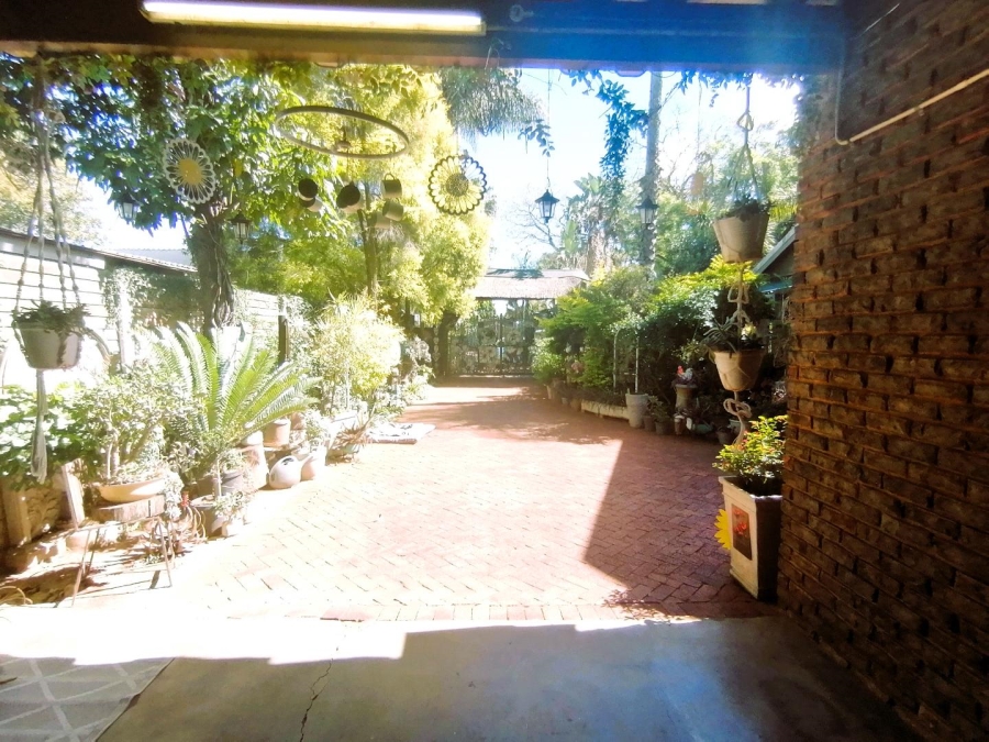 5 Bedroom Property for Sale in Pretoria North Gauteng