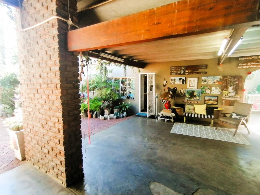 5 Bedroom Property for Sale in Pretoria North Gauteng