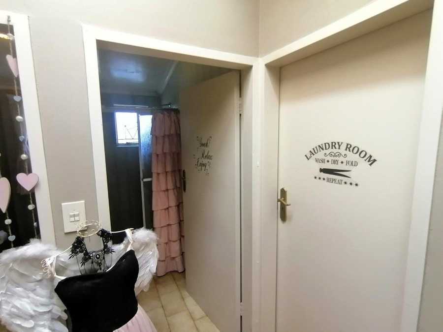 5 Bedroom Property for Sale in Pretoria North Gauteng