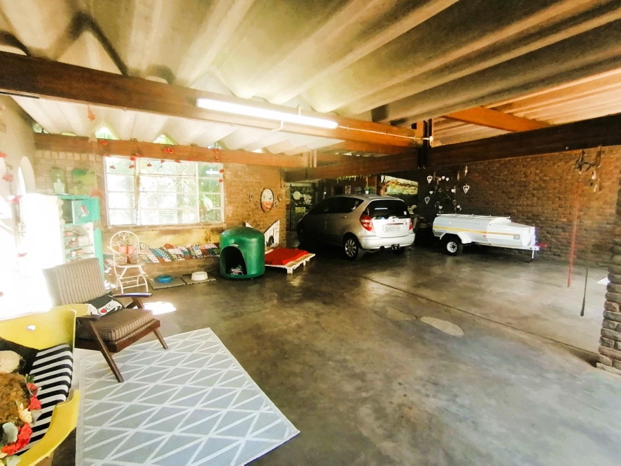 5 Bedroom Property for Sale in Pretoria North Gauteng