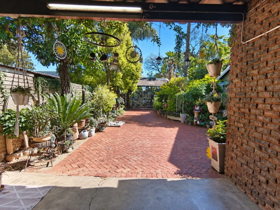 5 Bedroom Property for Sale in Pretoria North Gauteng