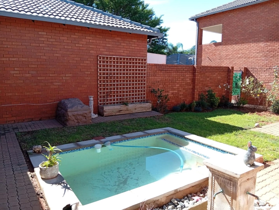 3 Bedroom Property for Sale in Sinoville Gauteng