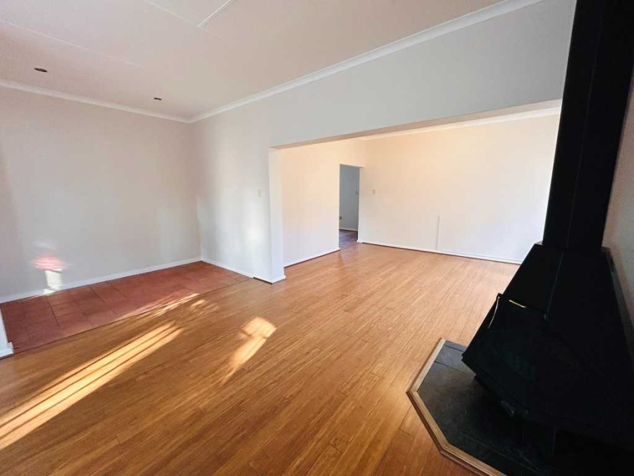 6 Bedroom Property for Sale in Waterkloof Ridge Gauteng